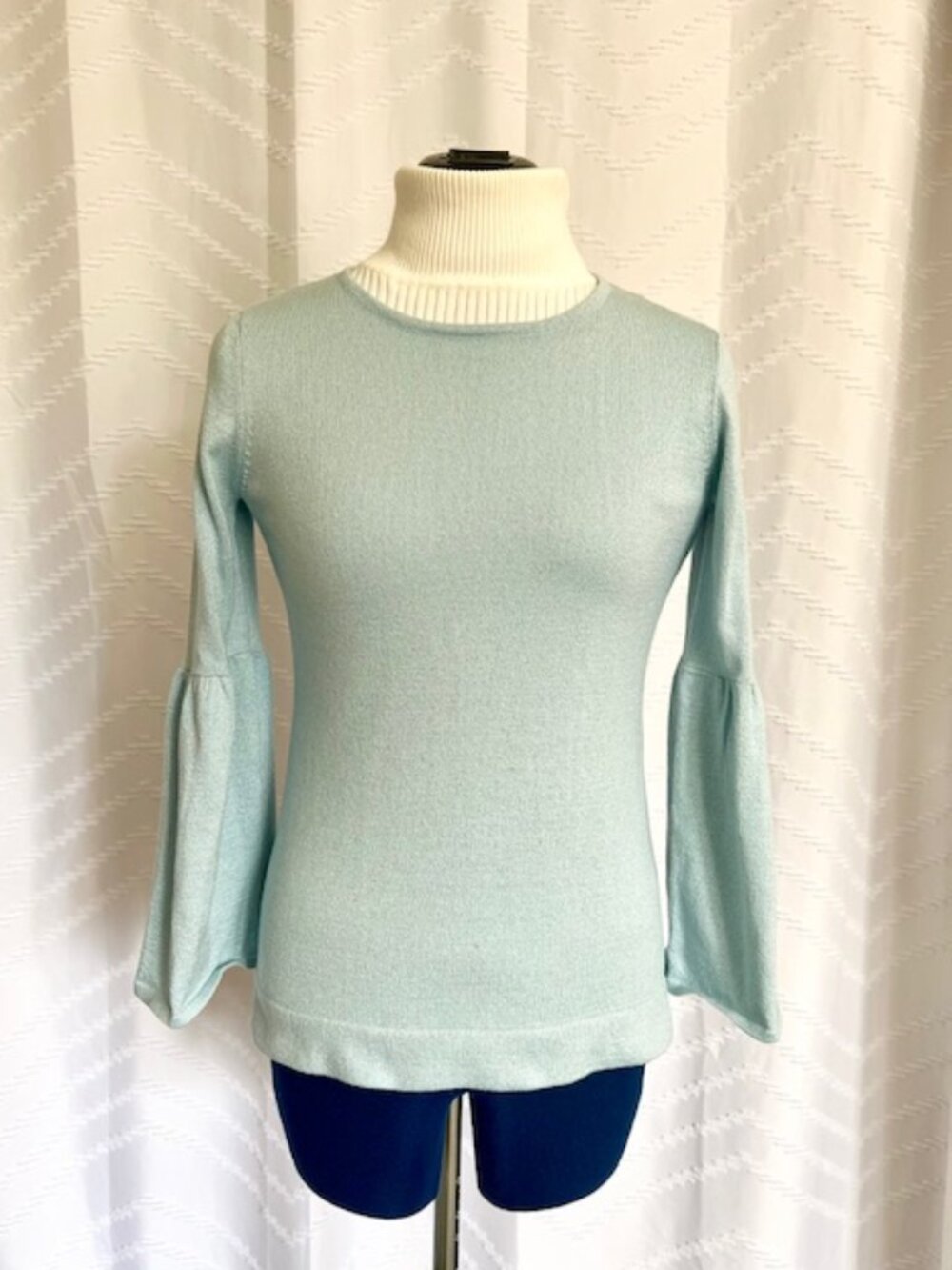 Calvin Klein Women's Size Small Blue Soft Shimme Thread Long Bell Sleeve Sweater
